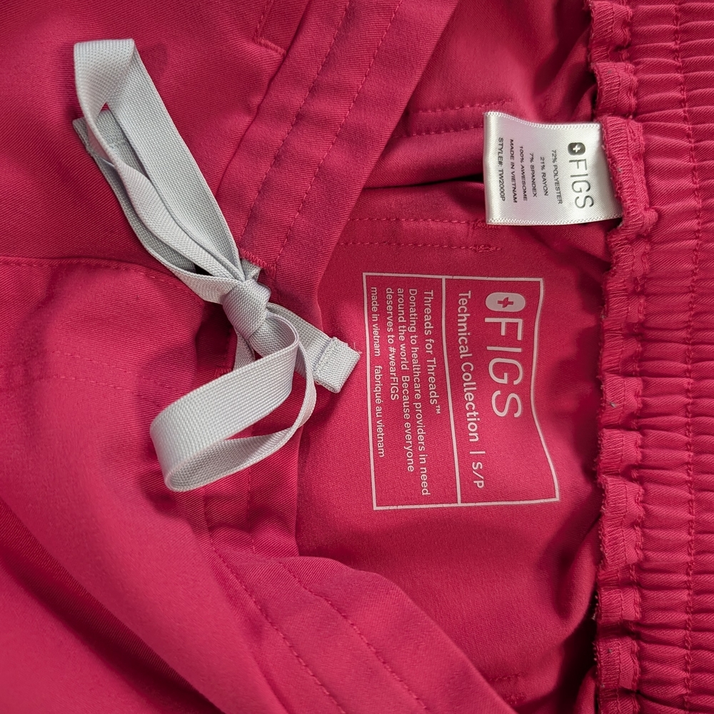 Figs Women's Scrub Set in Bright Pink - Picture 3 of 3